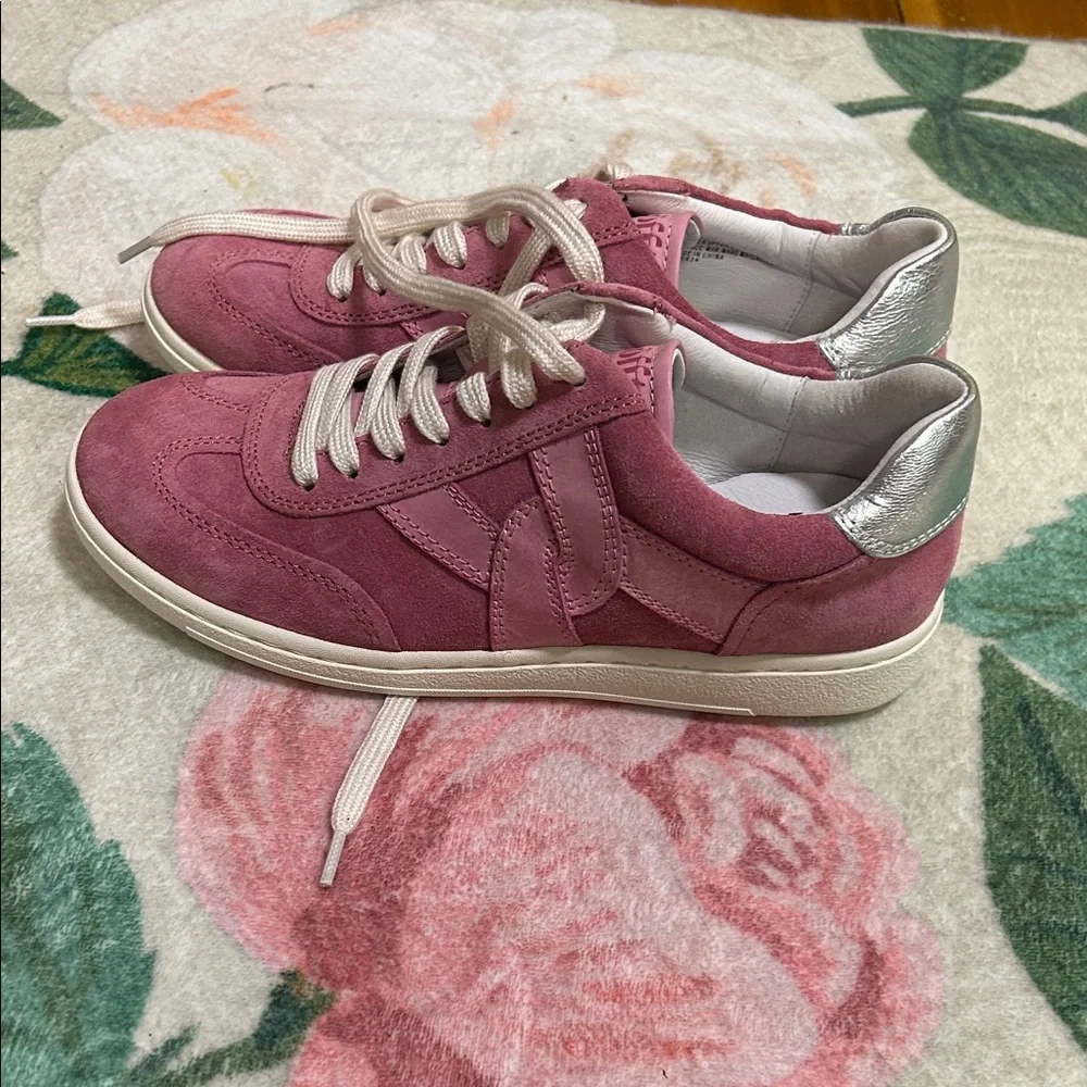 Sofft Rose Suede Sneakers NWOT